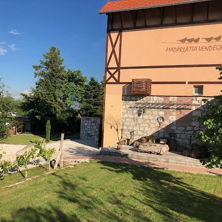 Madarlatta Vendeghaz Hotel Fertőrákos Buitenkant foto