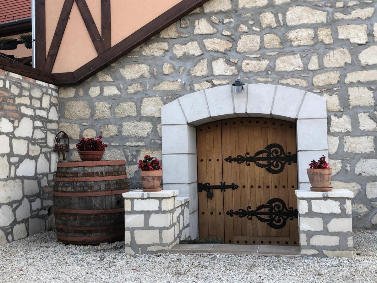 Madarlatta Vendeghaz Hotel Fertőrákos Buitenkant foto